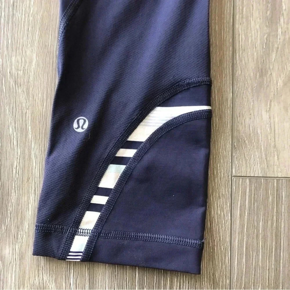 Lululemon blue Cropped Capri Legging size 4 - Picture 5 of 12